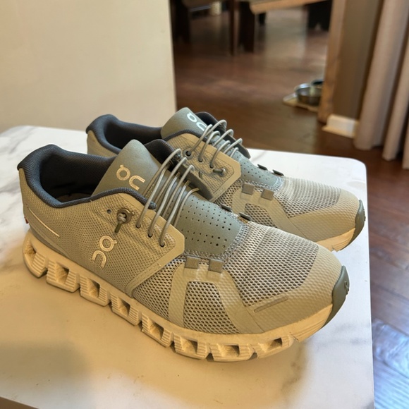 On clouds - Picture 5 of 5